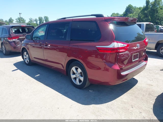 Toyota Sienna Le 8 Passenger