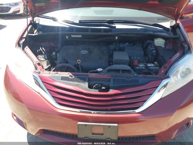 Toyota Sienna Le 8 Passenger