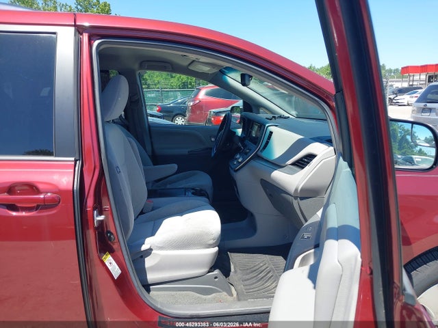 Toyota Sienna Le 8 Passenger