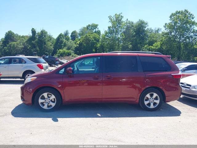 Toyota Sienna Le 8 Passenger