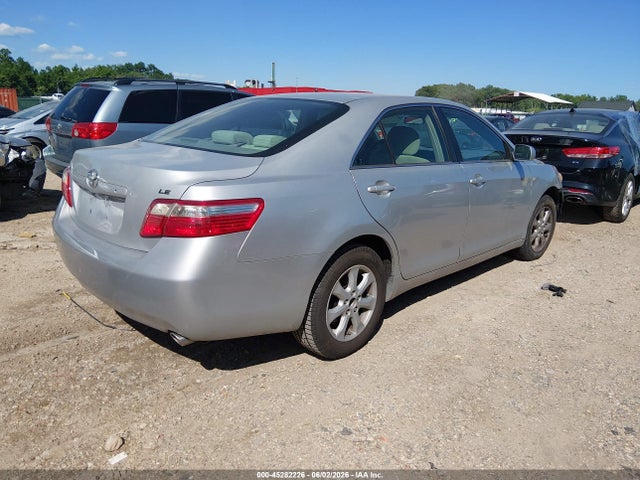 Toyota Camry Le V6