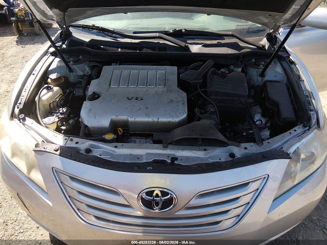 Toyota Camry Le V6