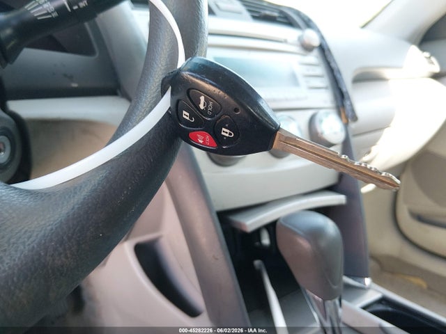 Toyota Camry Le V6