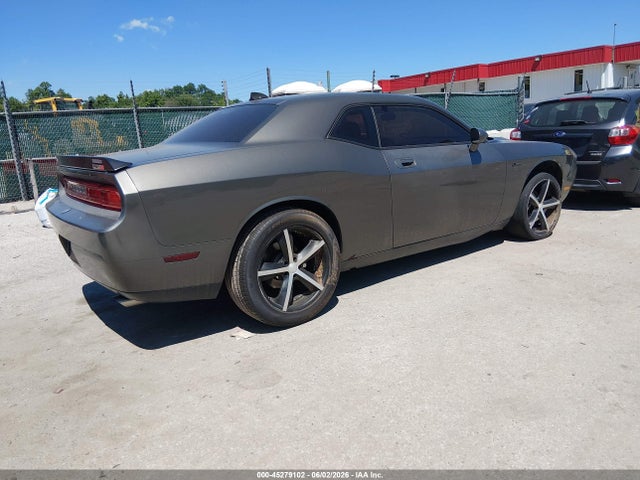 Dodge Challenger Se