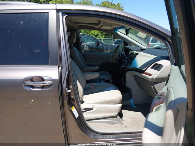 Toyota Sienna Xle V6
