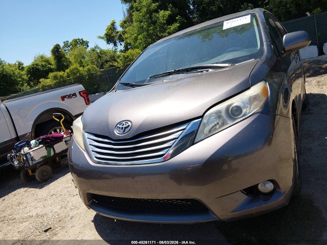 Toyota Sienna Xle V6