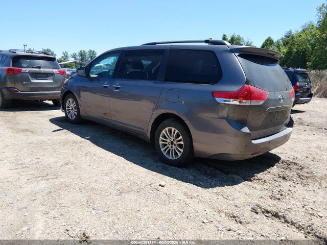 Toyota Sienna Xle V6