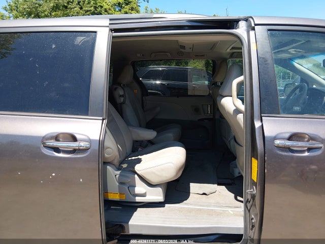 Toyota Sienna Xle V6
