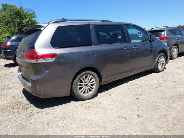 Toyota Sienna Xle V6