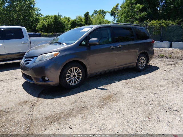 Toyota Sienna Xle V6