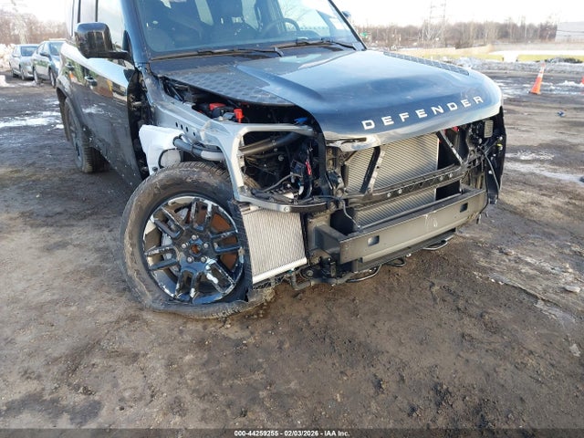 Land Rover Defender 110 P300