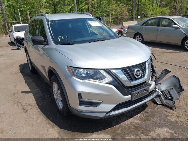 Salvage Nissan Rogue Image