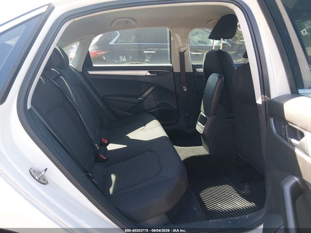 Volkswagen Passat 1.8t S