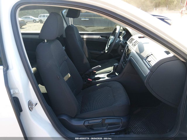 Volkswagen Passat 1.8t S