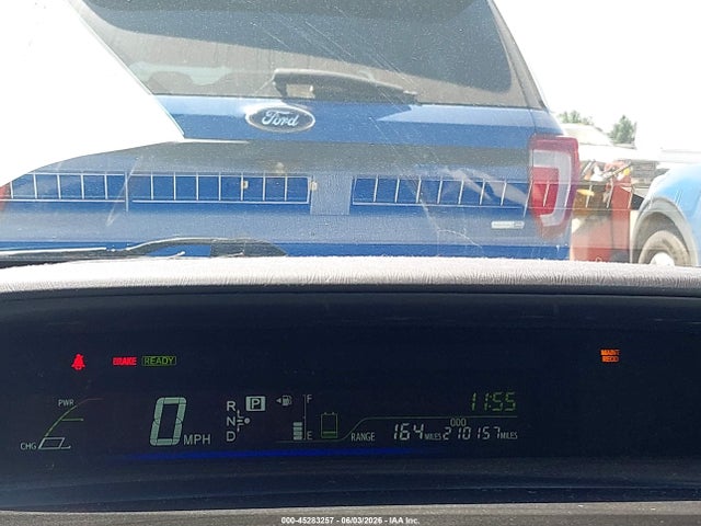 Toyota Prius v Five