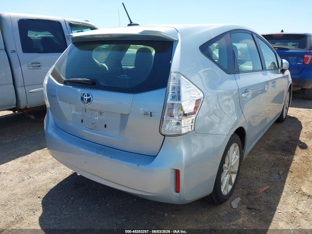 Toyota Prius v Five