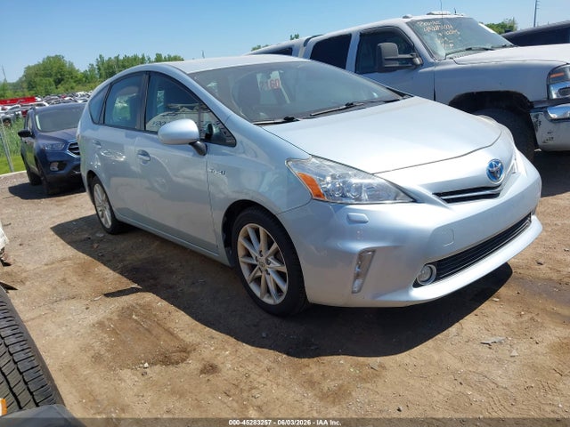 Salvage Toyota Prius v Image