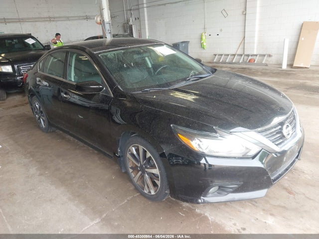 Salvage Nissan Altima Image