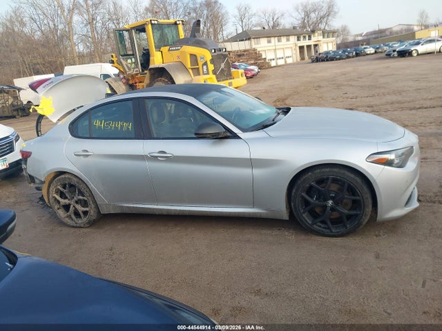 Alfa Romeo Giulia Sport Awd