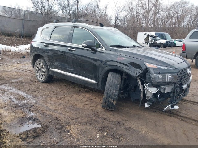 Salvage Hyundai SANTA FE Image