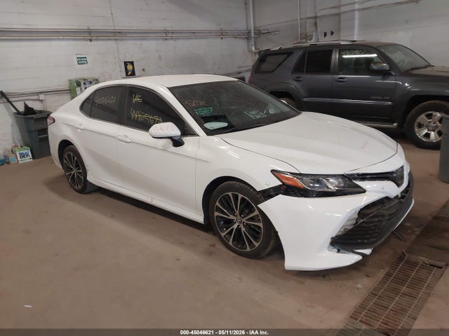 Salvage Toyota Camry Image