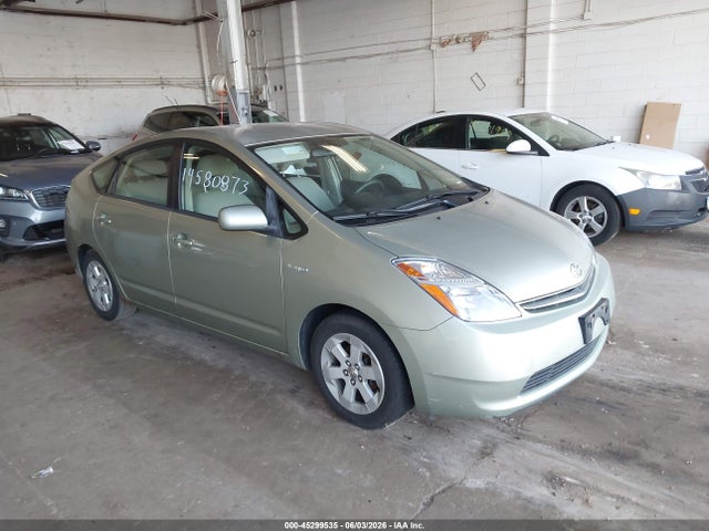 Salvage Toyota Prius Image