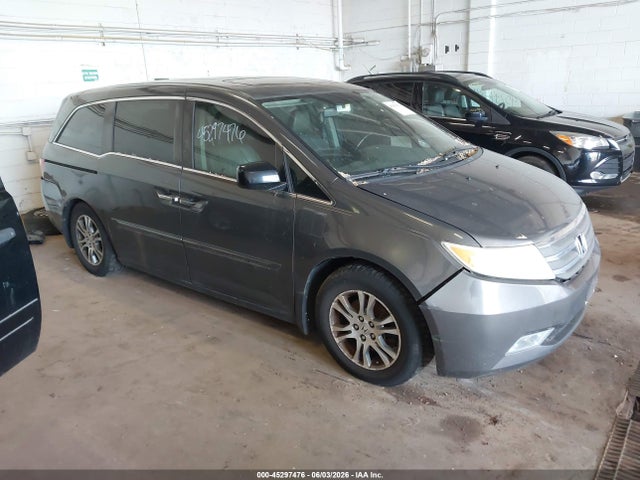 Salvage Honda Odyssey Image