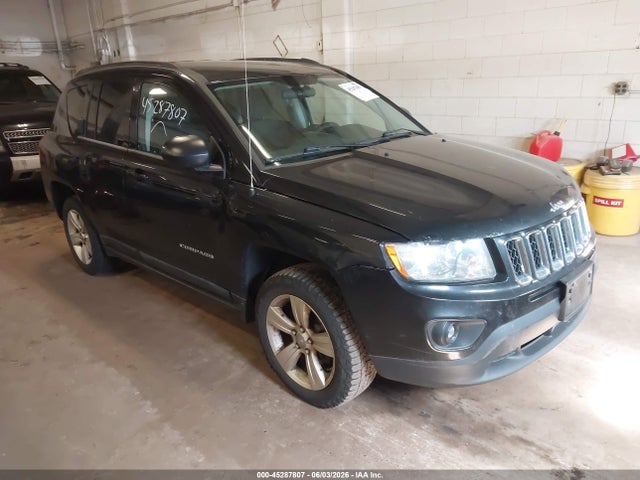 Salvage Jeep Compass Image
