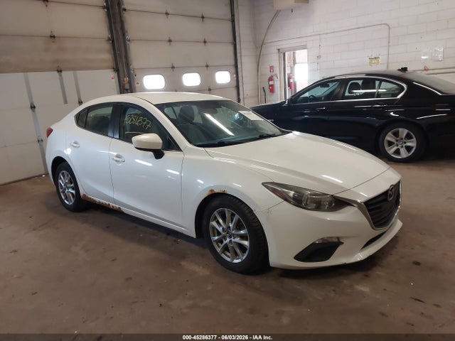Salvage Mazda Mazda3 Image