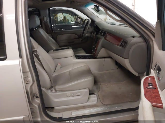 Chevrolet Suburban 1500 Lt