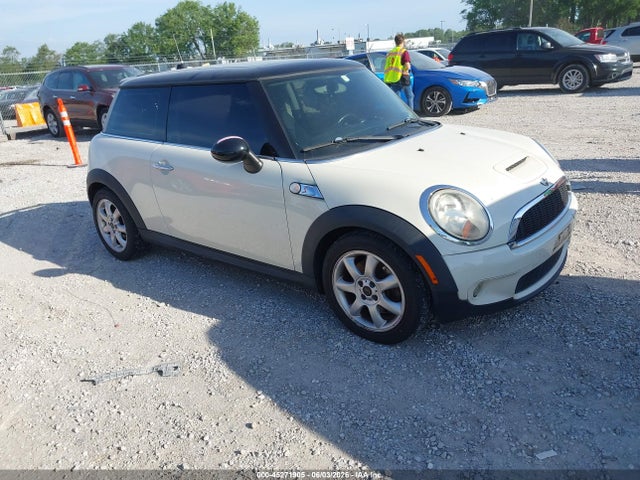 Salvage MINI Cooper S Image