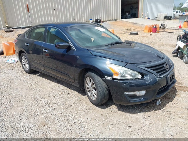 Salvage Nissan Altima Image