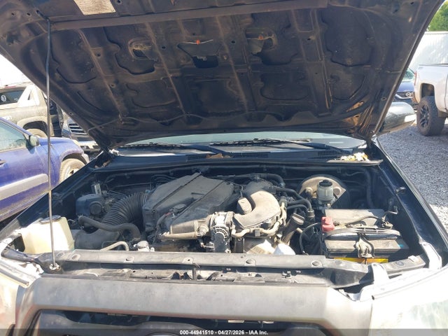 Toyota Tacoma Base V6