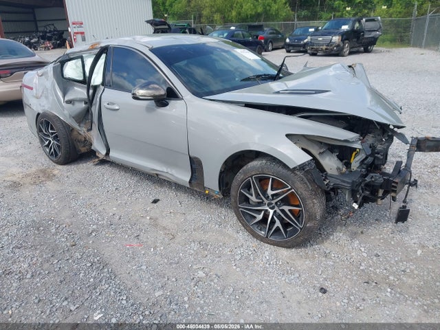 Salvage Kia Stinger Image
