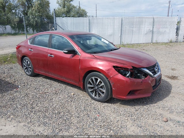 Salvage Nissan Altima Image