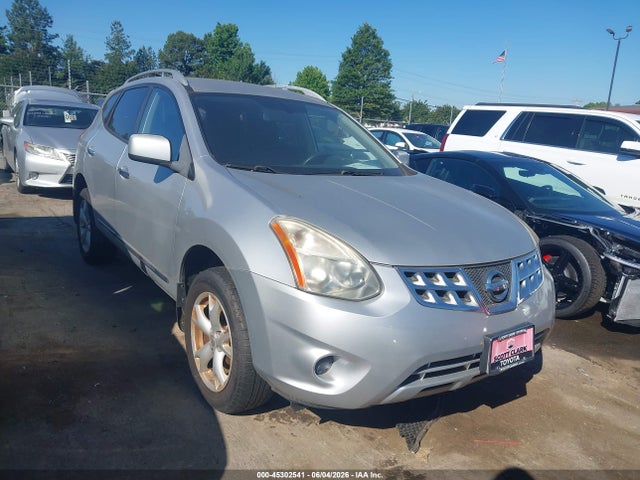 Salvage Nissan Rogue Image