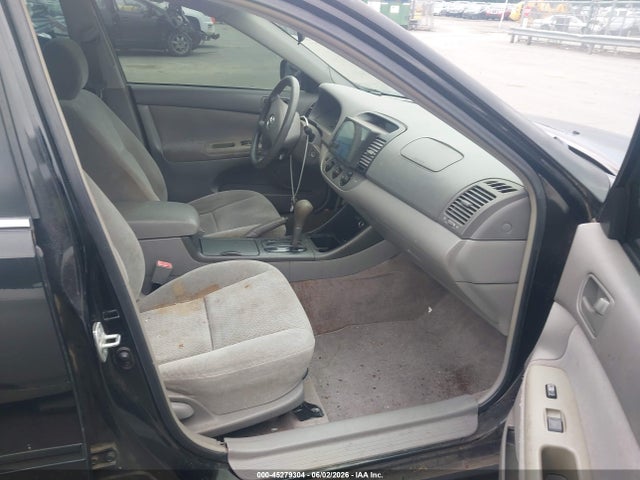 Toyota Camry Le V6