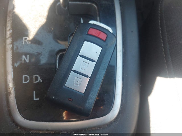 Mitsubishi Mirage Se