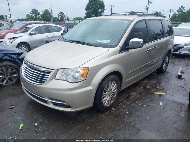 Chrysler Town & Country Touring-l