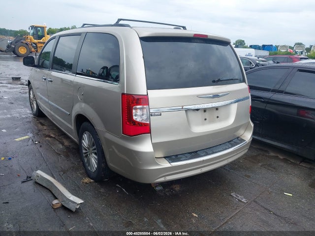 Chrysler Town & Country Touring-l