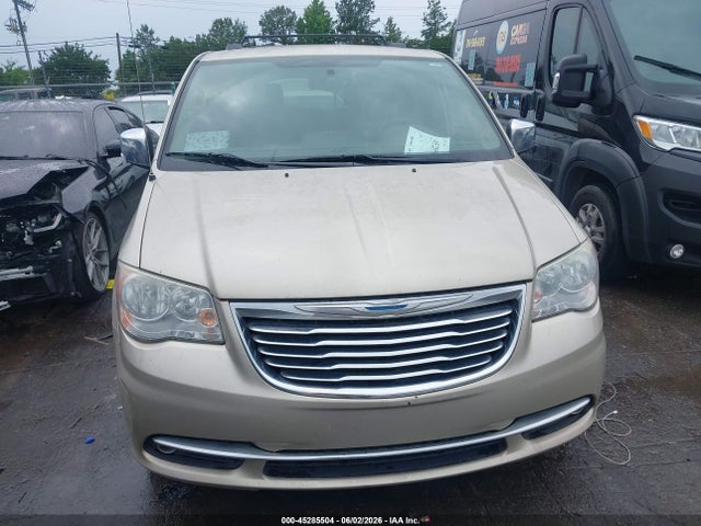 Chrysler Town & Country Touring-l