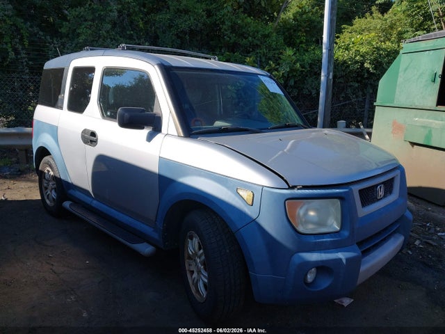 Salvage Honda Element Image