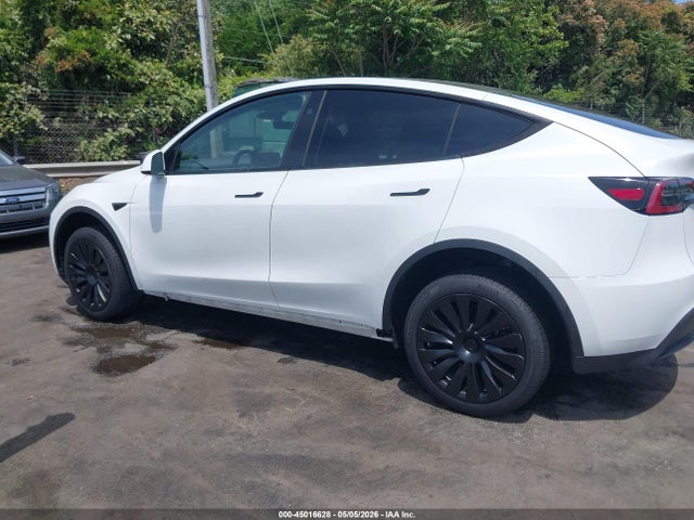 Tesla Model Y Long Range Dual Motor All-wheel Drive