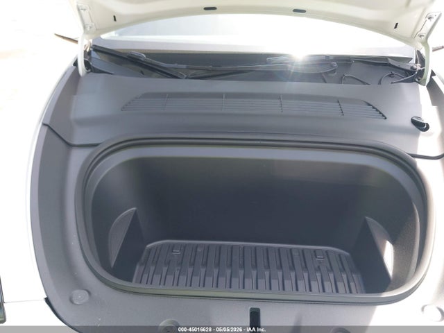 Tesla Model Y Long Range Dual Motor All-wheel Drive