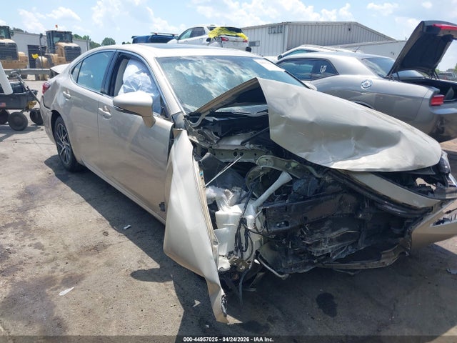 Salvage Lexus Es Image