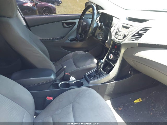 Hyundai ELANTRA Se