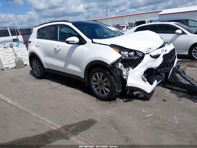Salvage Kia Sportage Image