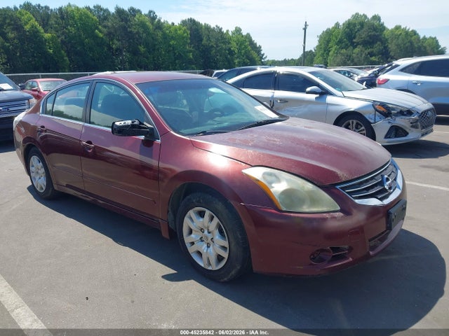Salvage Nissan Altima Image