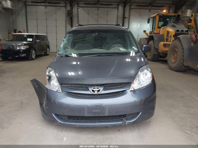 Toyota Sienna Xle