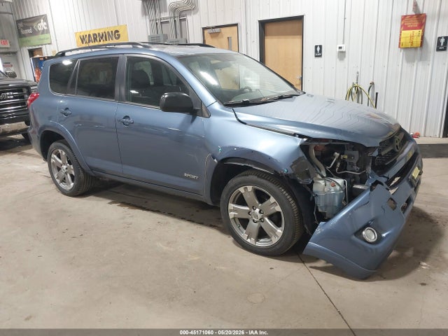 Salvage Toyota RAV4 Image